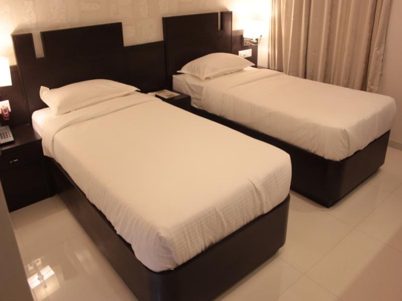 Hotel Magnum Inn Junagadh Eksteriør bilde