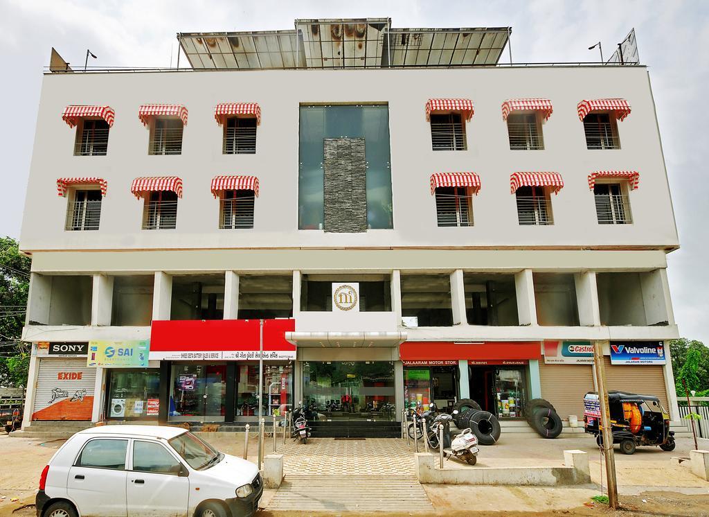 Hotel Magnum Inn Junagadh Eksteriør bilde