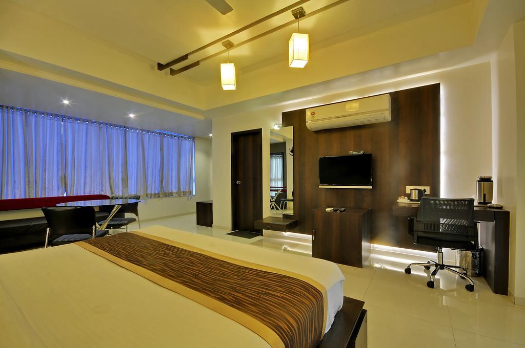 Hotel Magnum Inn Junagadh Eksteriør bilde