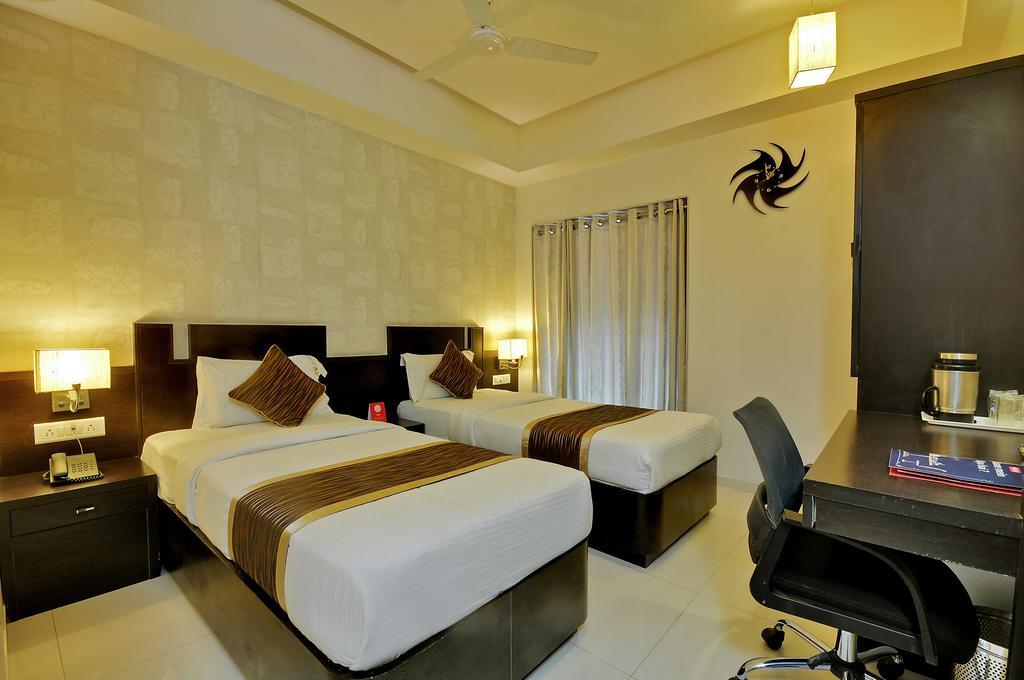 Hotel Magnum Inn Junagadh Eksteriør bilde