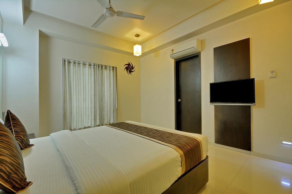Hotel Magnum Inn Junagadh Eksteriør bilde