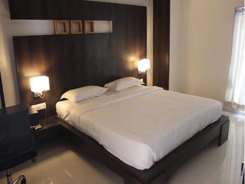 Hotel Magnum Inn Junagadh Eksteriør bilde