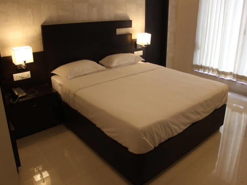 Hotel Magnum Inn Junagadh Eksteriør bilde