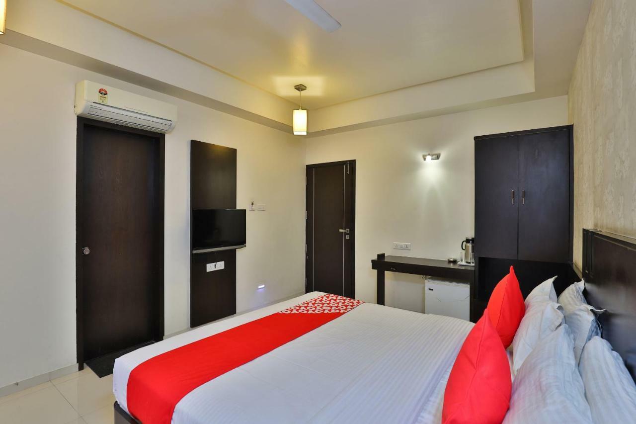 Hotel Magnum Inn Junagadh Eksteriør bilde