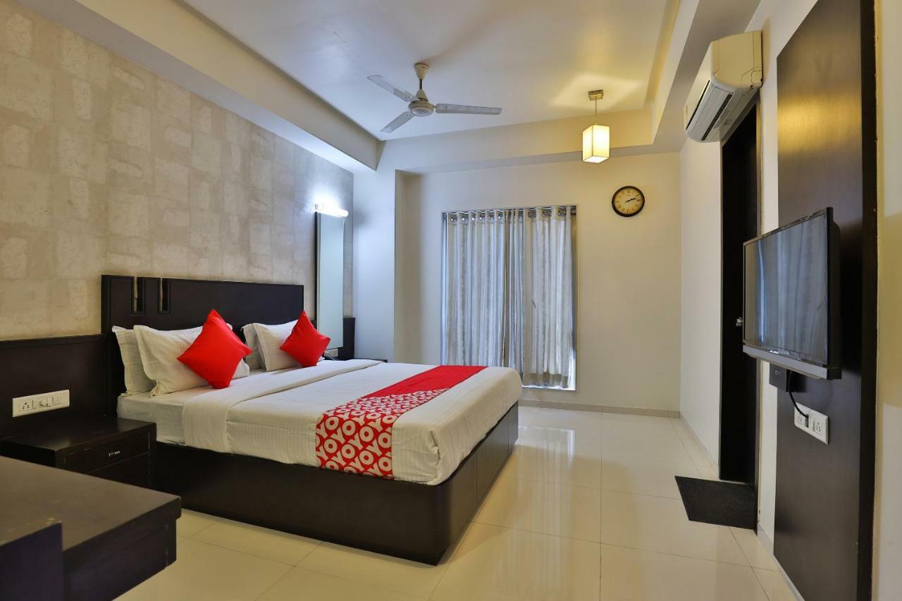 Hotel Magnum Inn Junagadh Eksteriør bilde