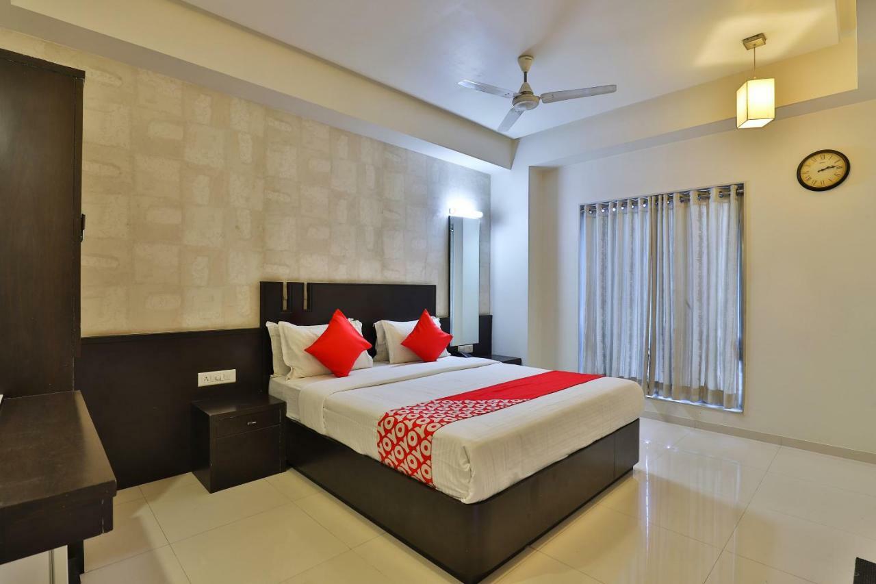 Hotel Magnum Inn Junagadh Eksteriør bilde